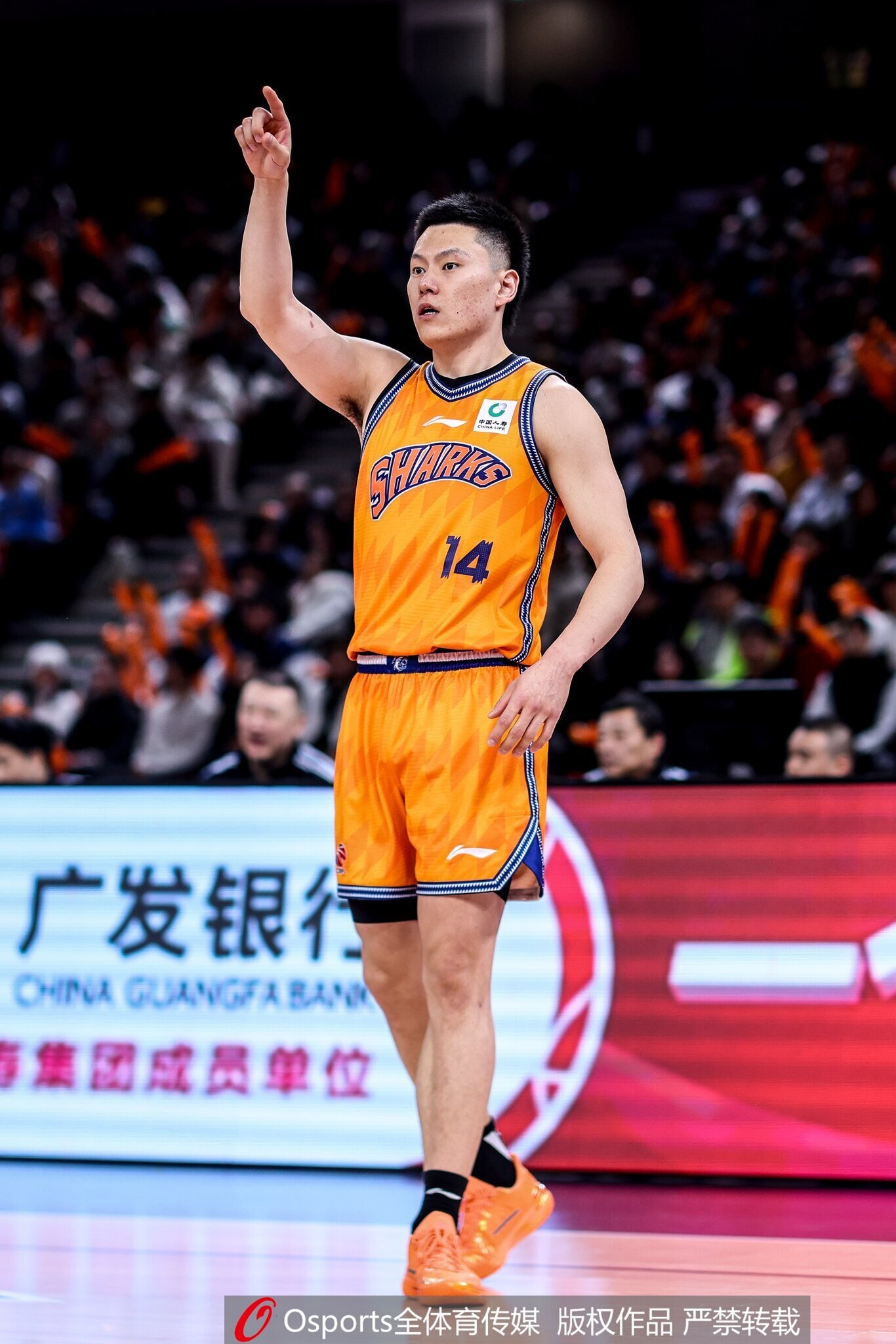 李弘权：为了拿这个冠军 大家都牺牲了很多 我没有陪伴到家人